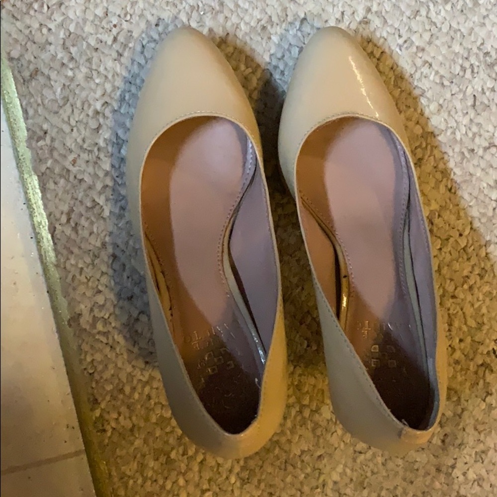 Nearly brand new Vince Camuto heels